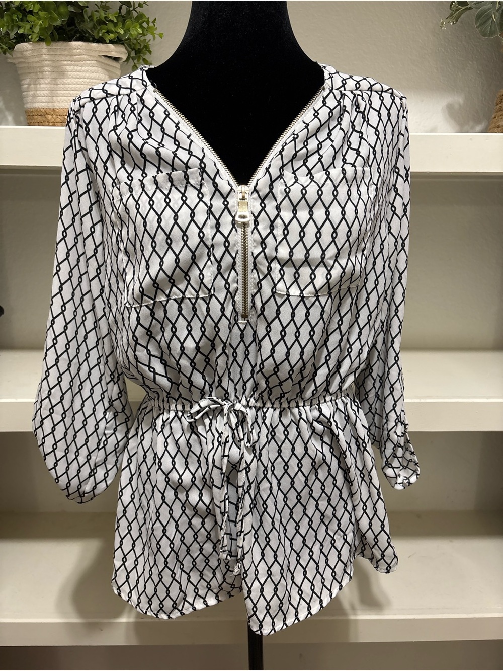 Justify Black and White Geometric Zip-Front Drawstring Peplum Top